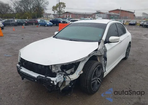 2017 Honda Accord Sport z USA, uszkodzony, nr VIN 1HGCR2F58HA066868